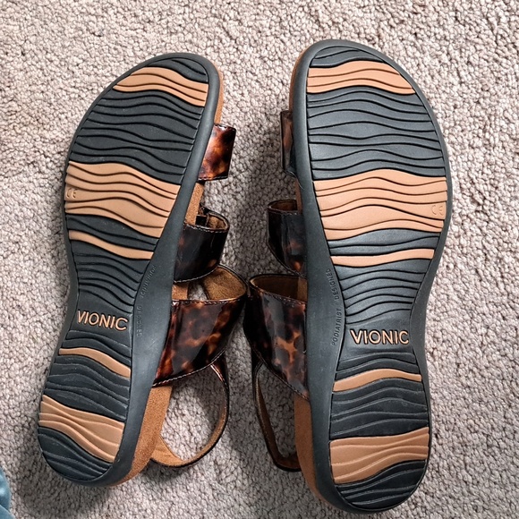 Vionic Paros Sandal in Tortoise size 10 NWOB - Picture 2 of 3